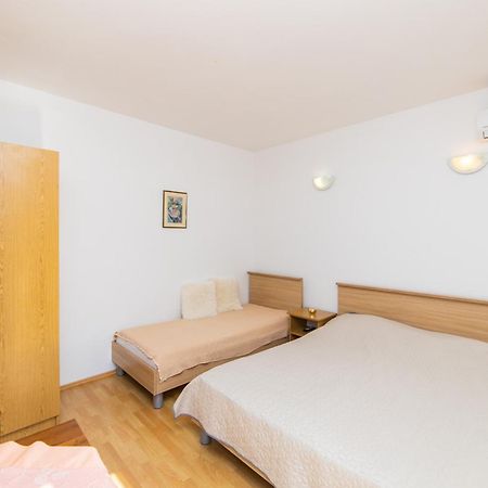 Apartments Slavena Gradac  Bagian luar foto