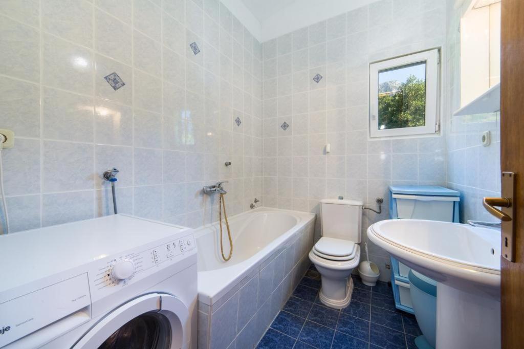 Apartments Slavena Gradac  Bagian luar foto