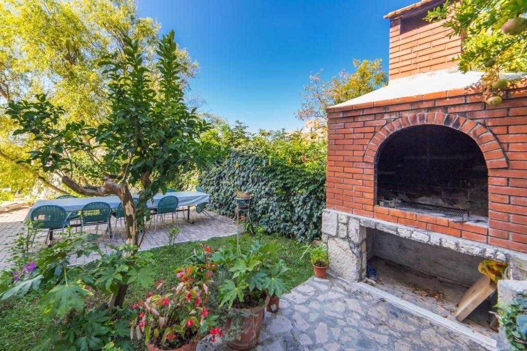 Apartments Slavena Gradac  Bagian luar foto