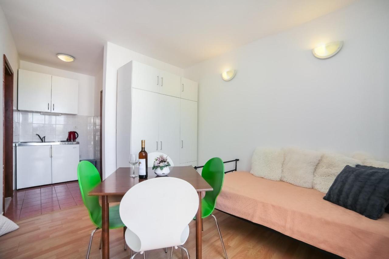 Apartments Slavena Gradac  Bagian luar foto