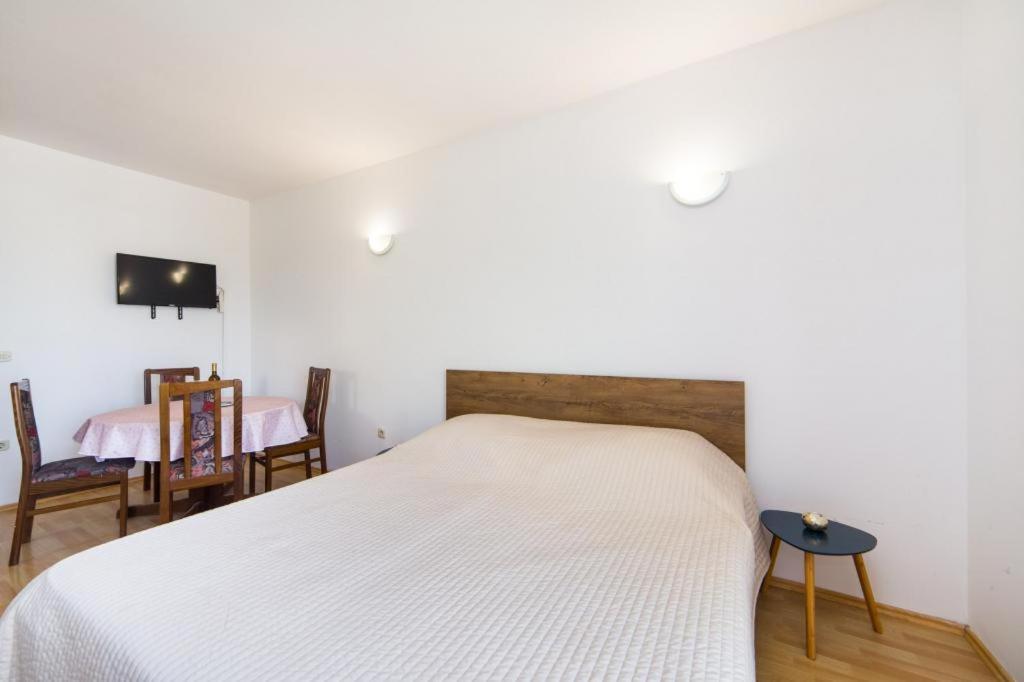 Apartments Slavena Gradac  Bagian luar foto