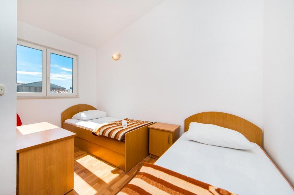 Apartments Slavena Gradac  Bagian luar foto