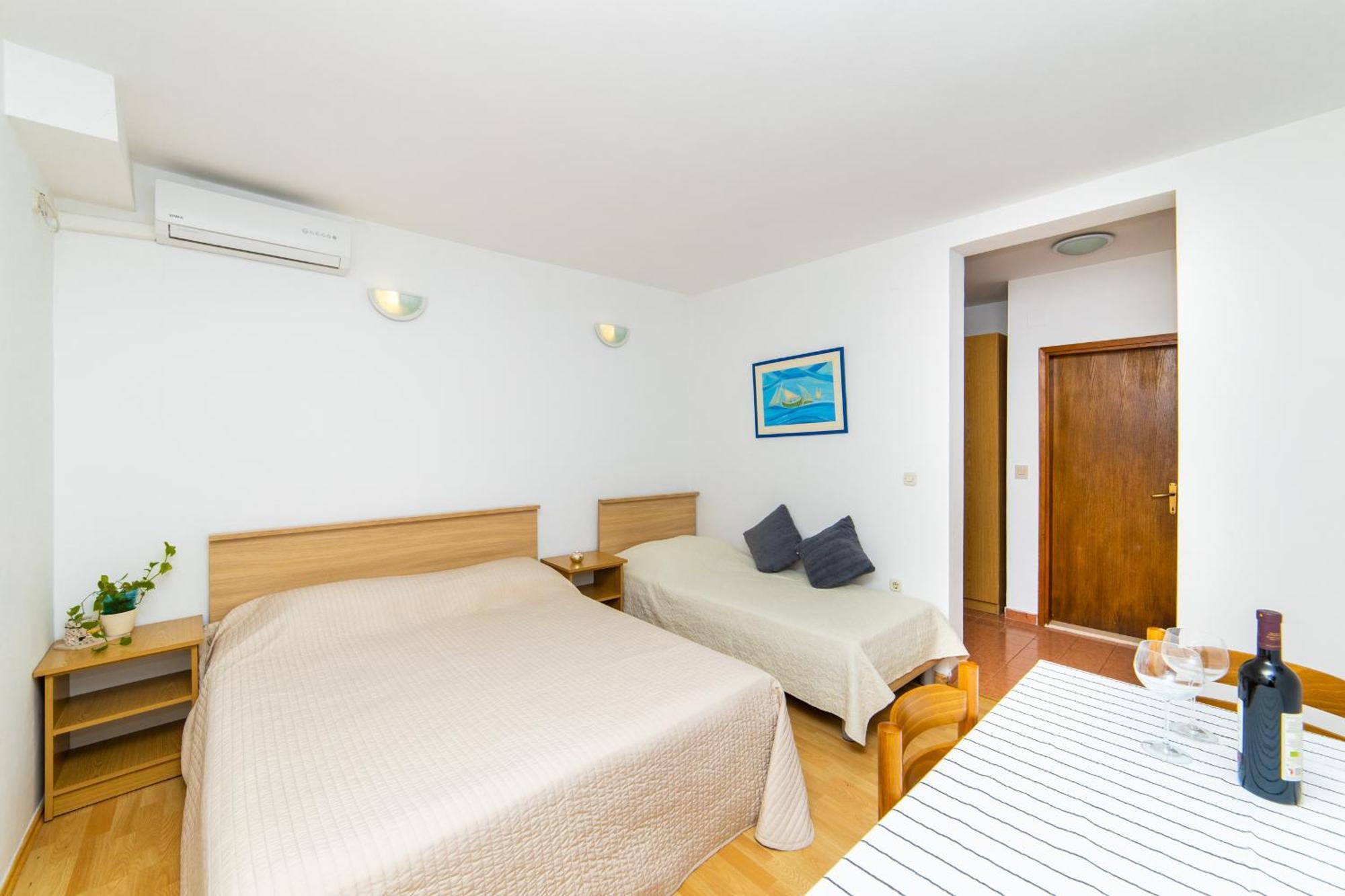 Apartments Slavena Gradac  Bagian luar foto