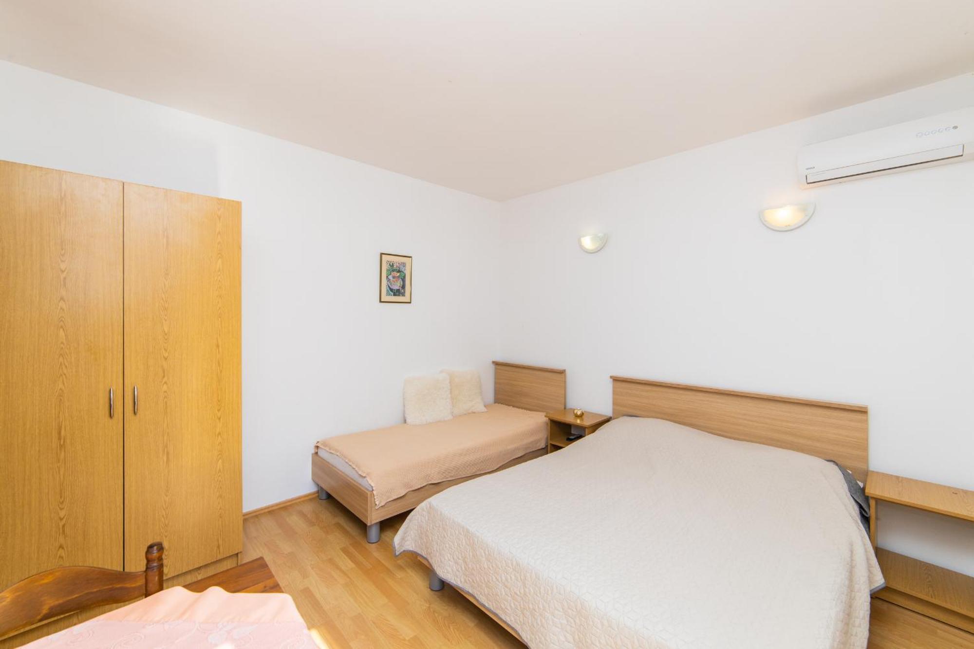 Apartments Slavena Gradac  Bagian luar foto