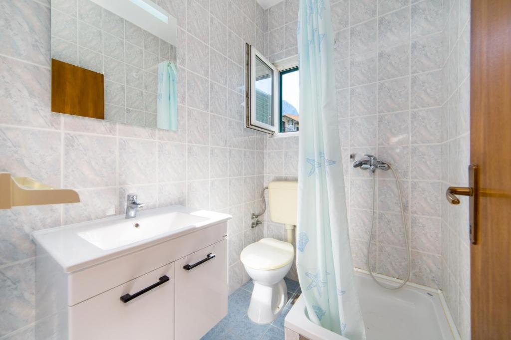 Apartments Slavena Gradac  Bagian luar foto