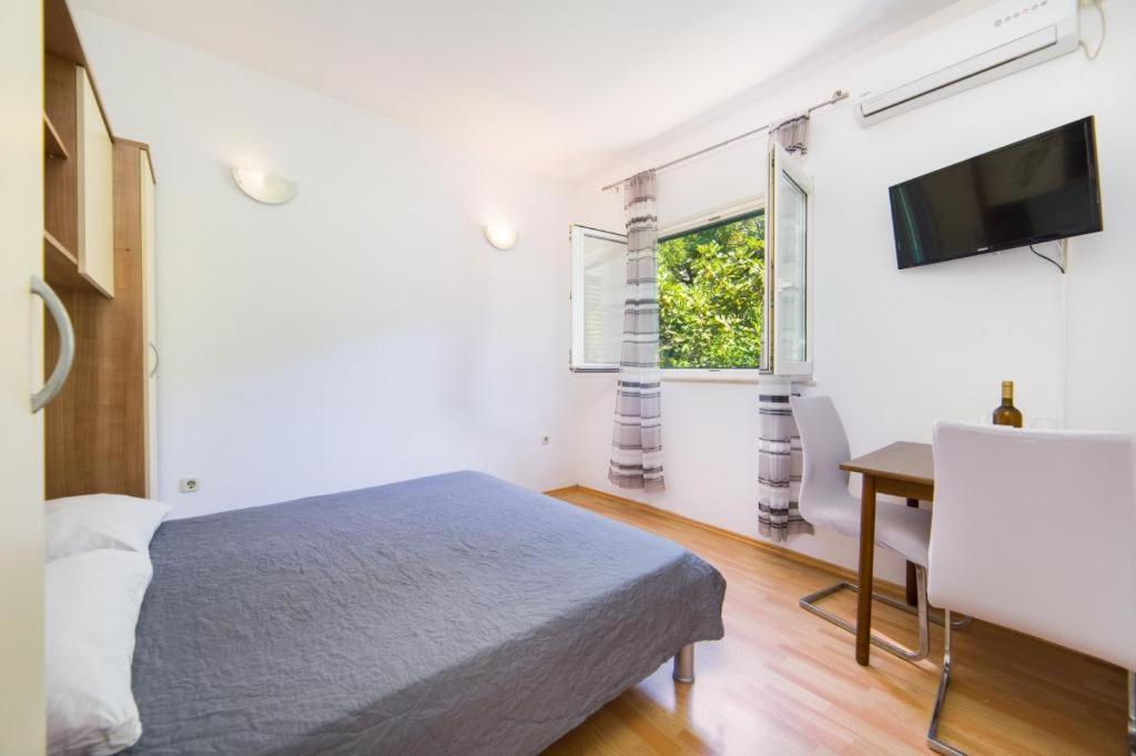 Apartments Slavena Gradac  Bagian luar foto