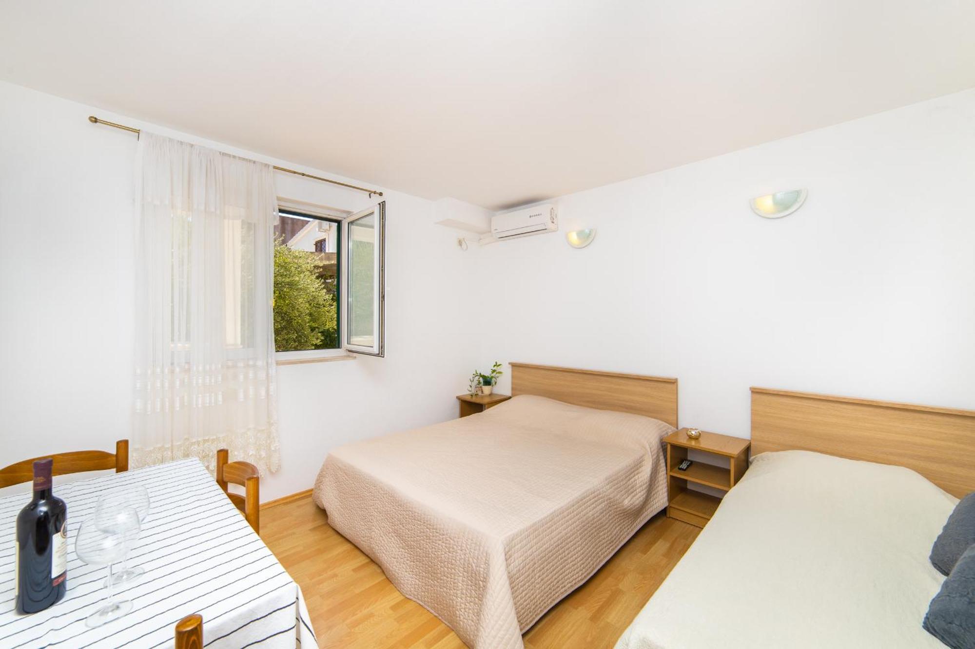 Apartments Slavena Gradac  Bagian luar foto