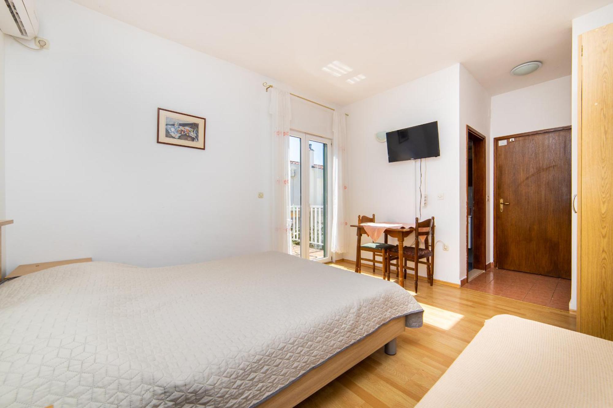 Apartments Slavena Gradac  Bagian luar foto