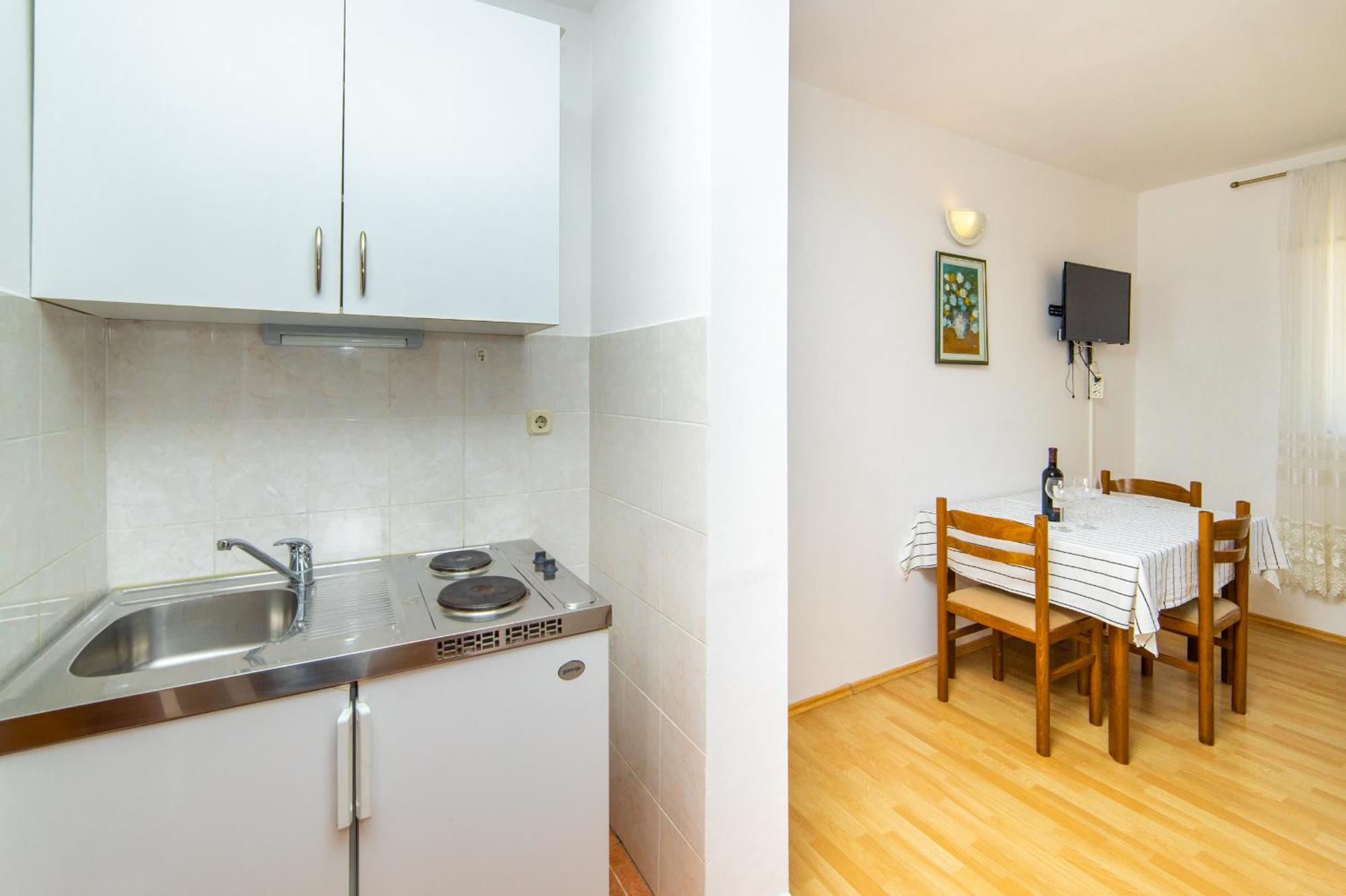 Apartments Slavena Gradac  Bagian luar foto