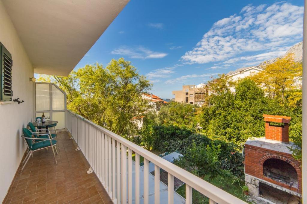 Apartments Slavena Gradac  Bagian luar foto